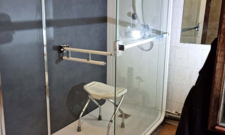 Installation de douche séniors à Scionzier